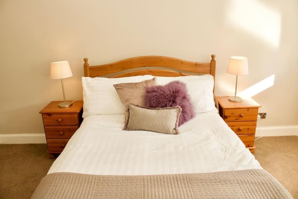 Arthur St - Spacious 3br House W Parking In Leith *
