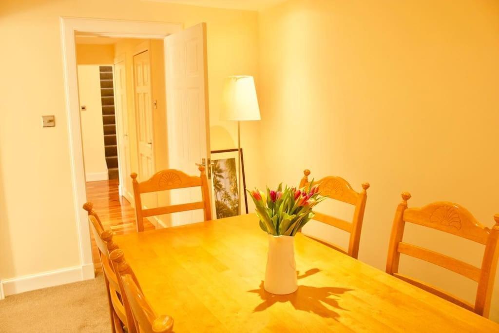 Arthur St - Spacious 3br House W Parking In Leith Apartment Edinburgh