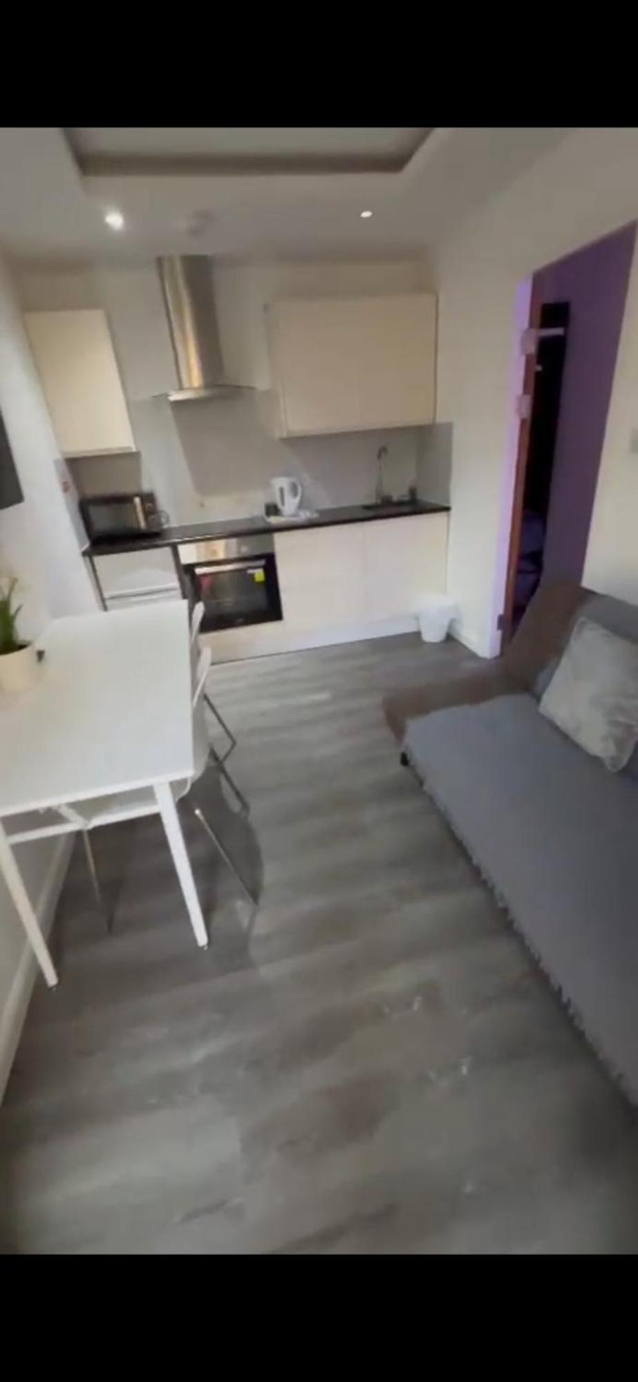 Crosskeys Guest house