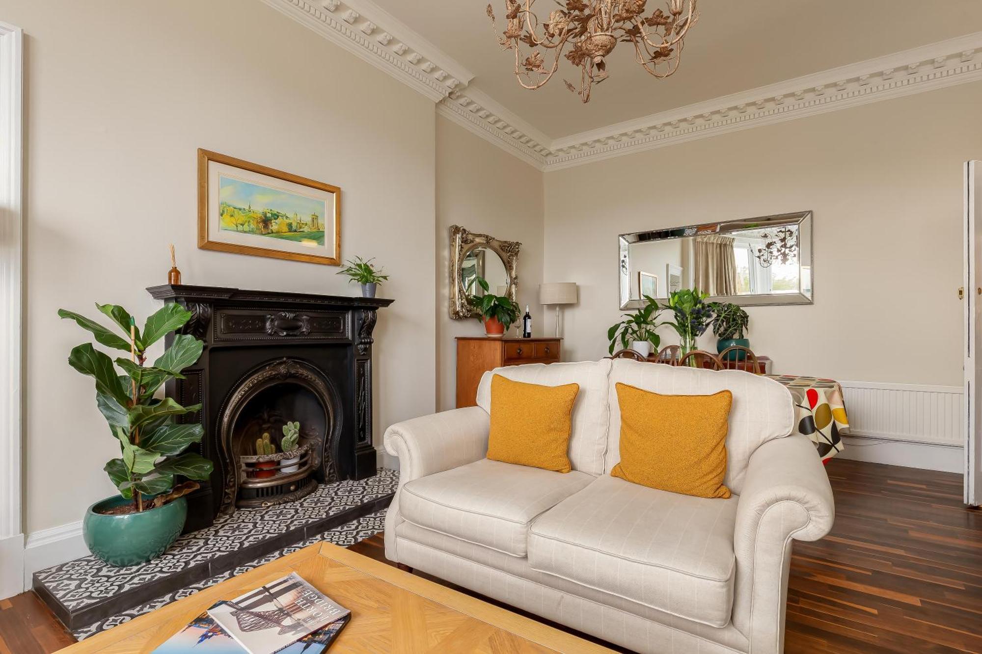 Stylish Victorian Apartment's Close To The Botanical Gardens, Free Parking! Apartment Edinburgh