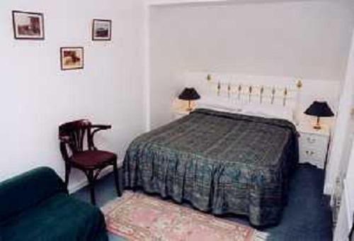 Milton House 3*