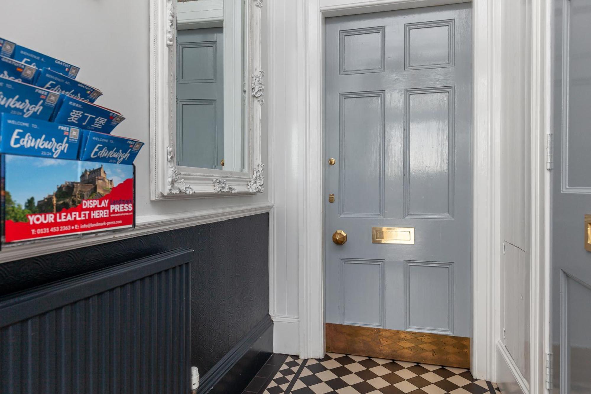 Stylish Victorian Apartment's Close To The Botanical Gardens, Free Parking! * Edinburgh