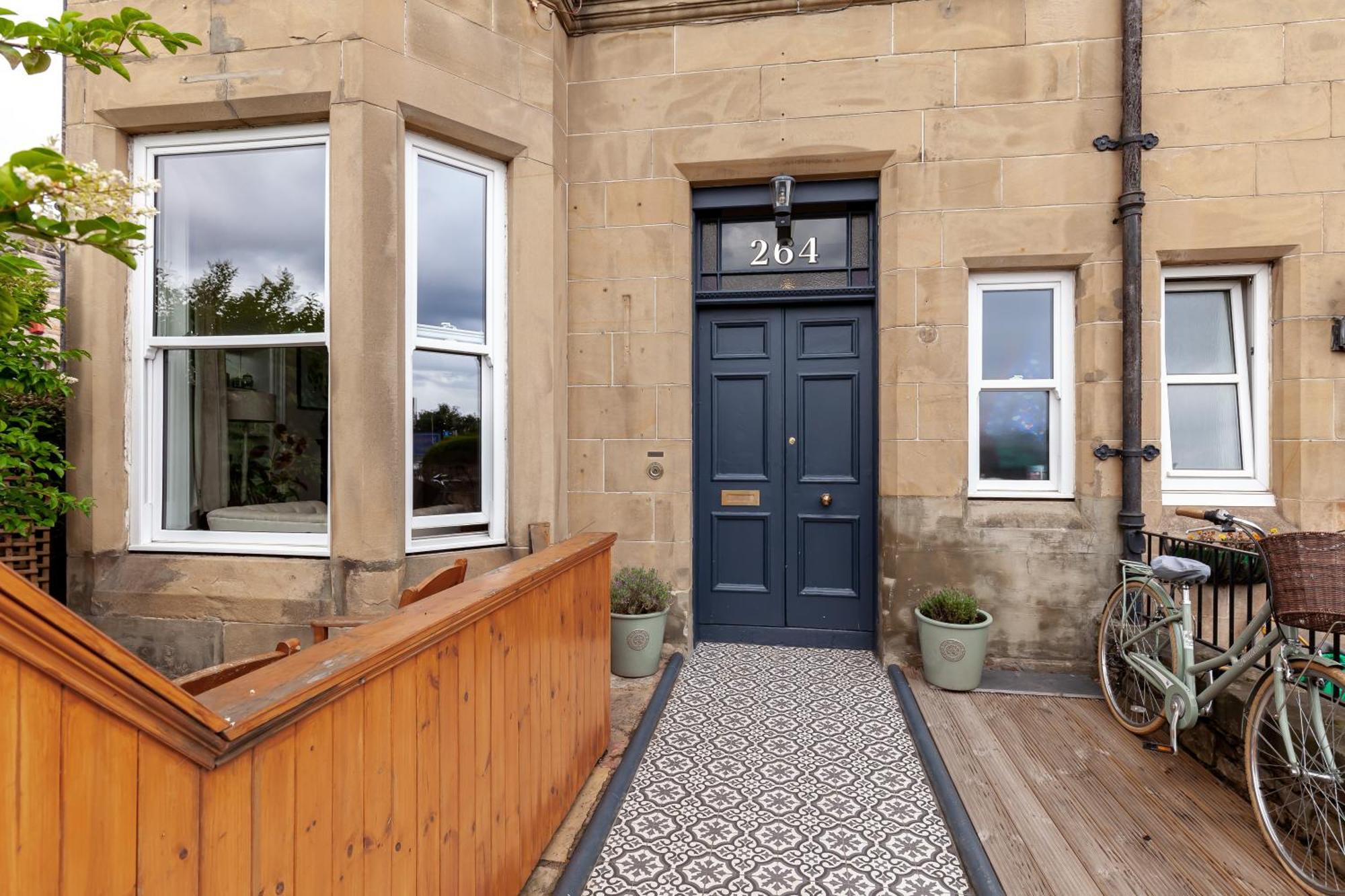 Stylish Victorian Apartment's Close To The Botanical Gardens, Free Parking! Apartment Edinburgh