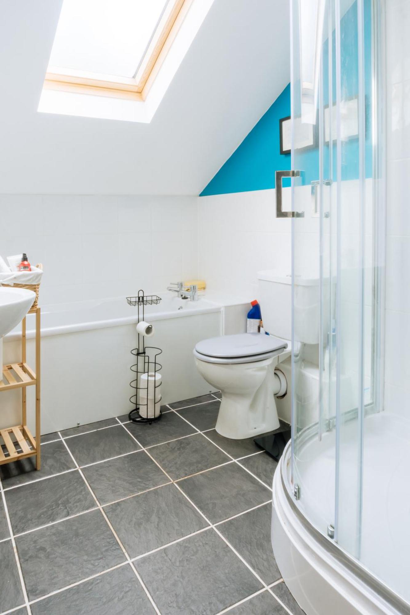 Stylish 3 Bedroom Near Hollyrood Park Edinburgh