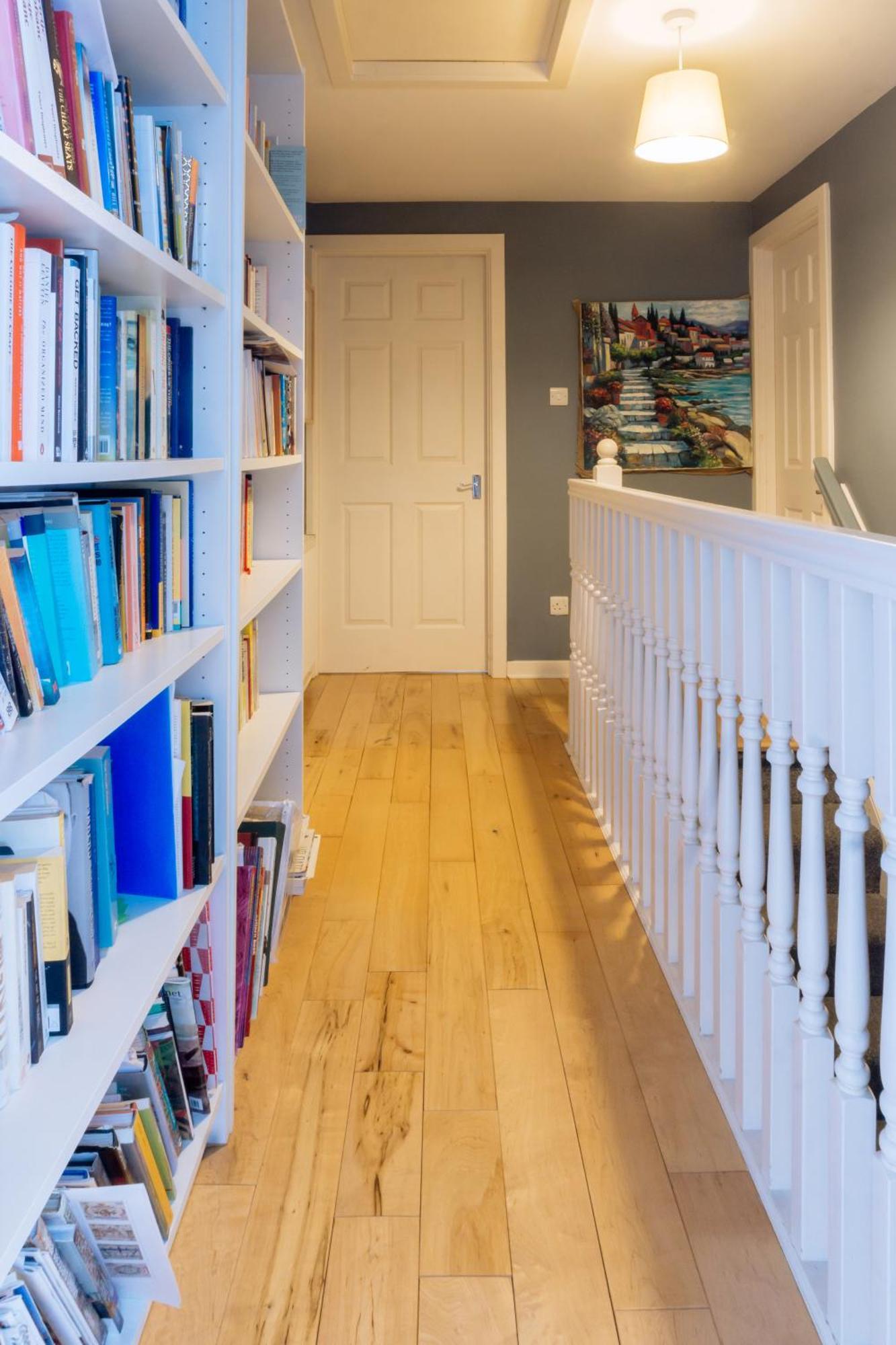 Apartment Stylish 3 Bedroom Near Hollyrood Park
