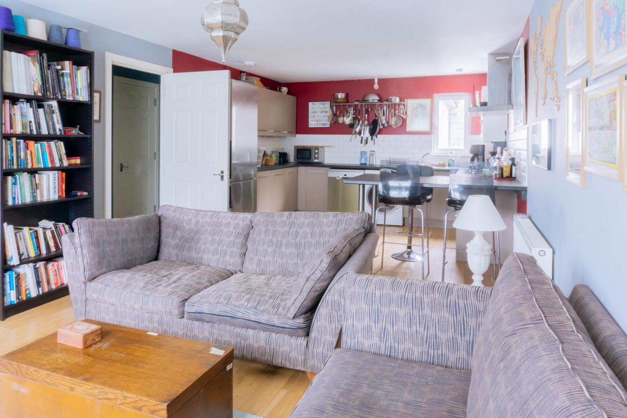 Apartment Stylish 3 Bedroom Near Hollyrood Park