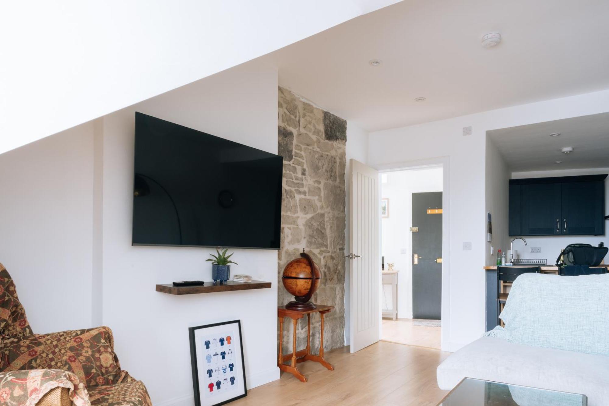 & Modern 2bd Flat - *