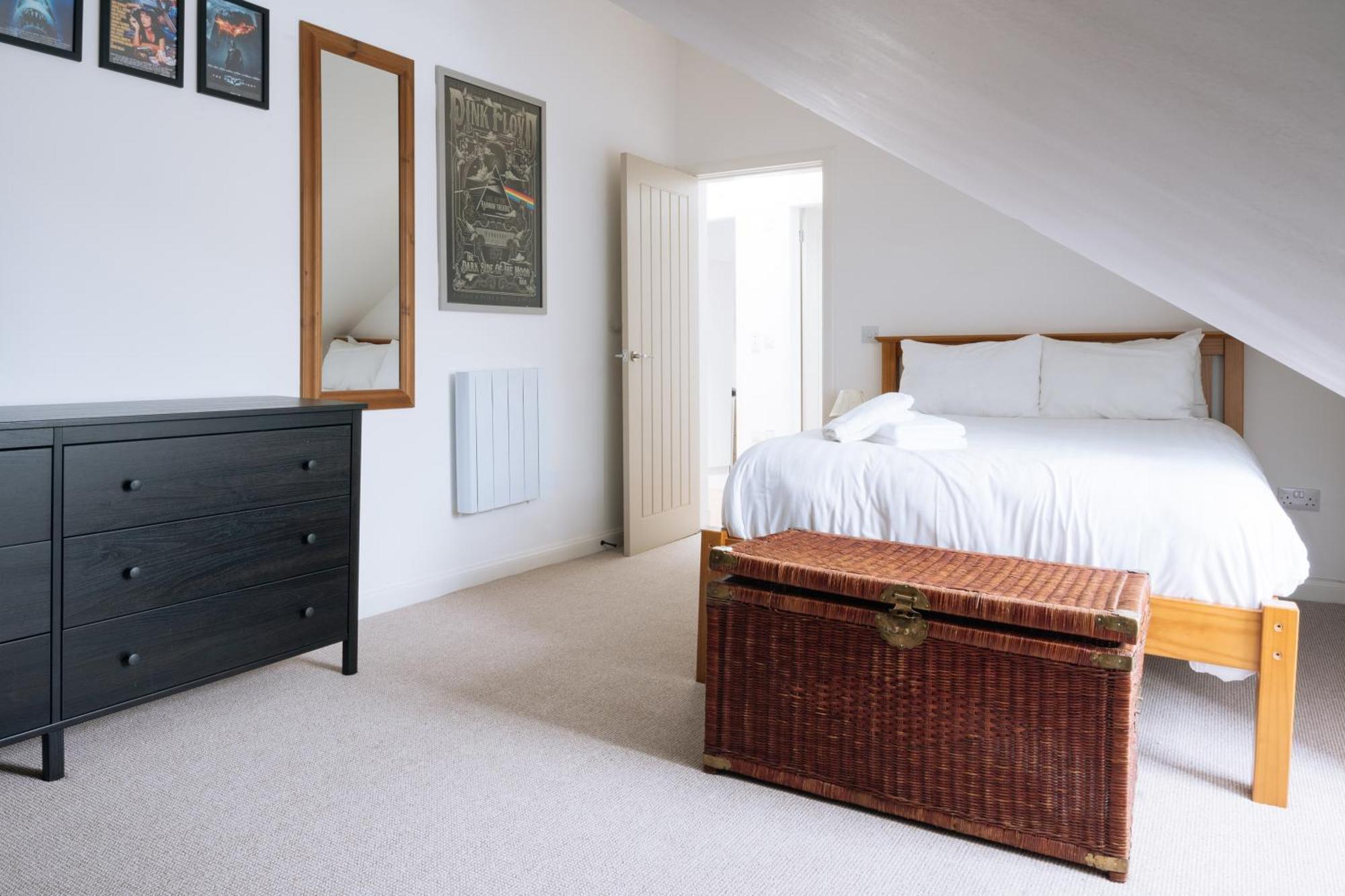 & Modern 2bd Flat - * Edinburgh
