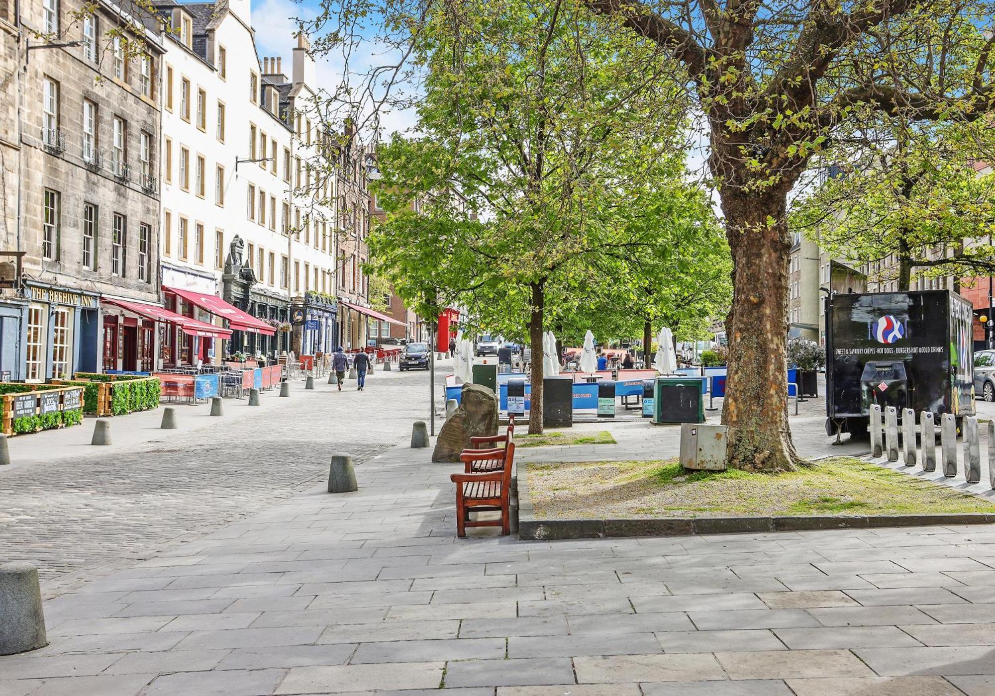 Stylish Mews House Old Town 1-br With Parking * EDI