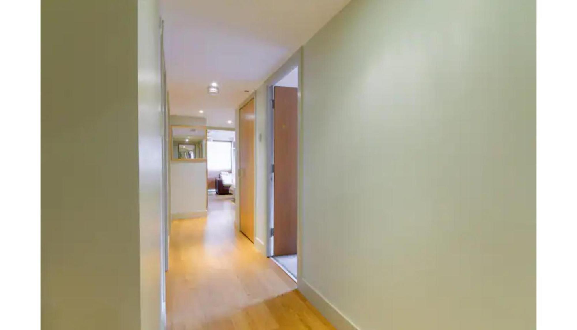 Modern Flat In The Middle Of Old Town Apartment
