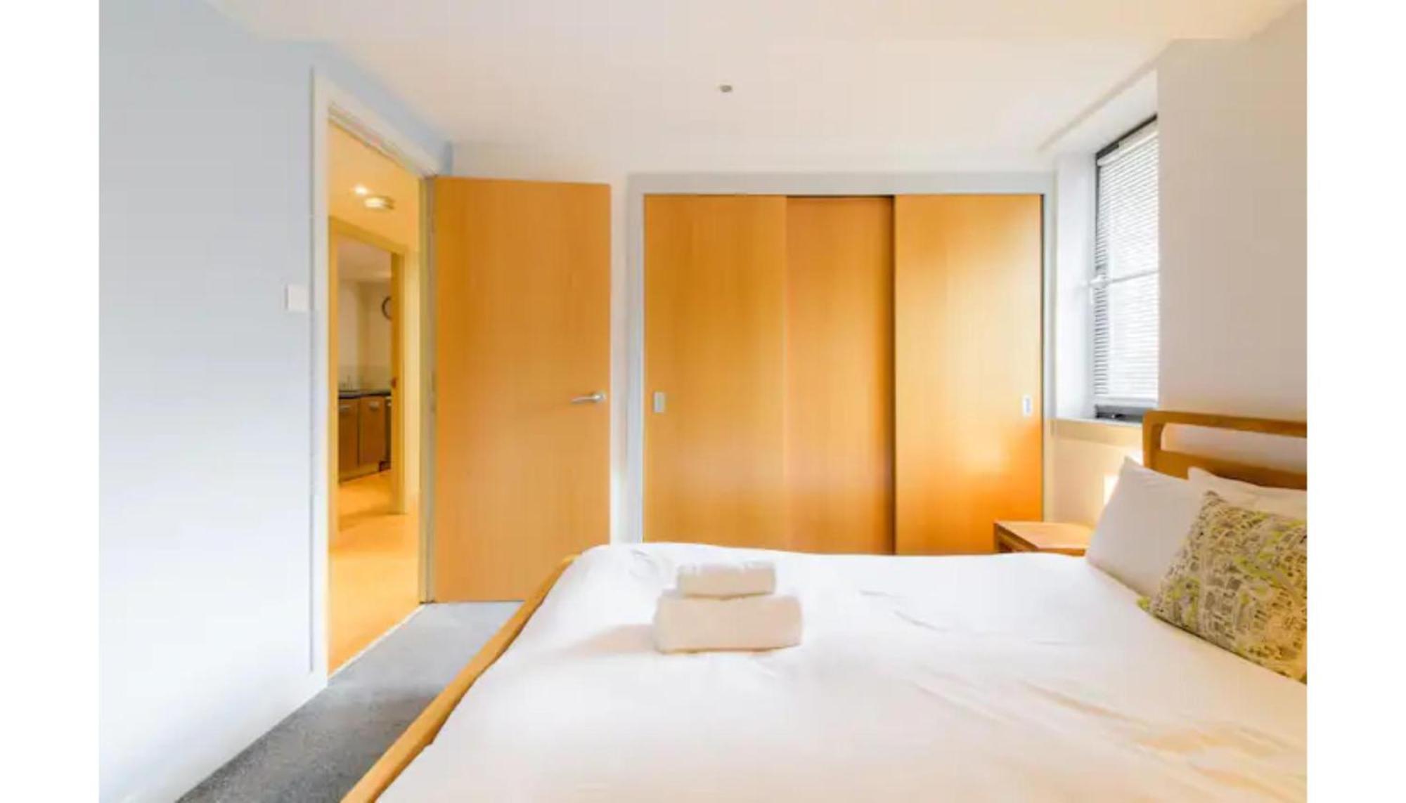 Modern Flat In The Middle Of Old Town Apartment *