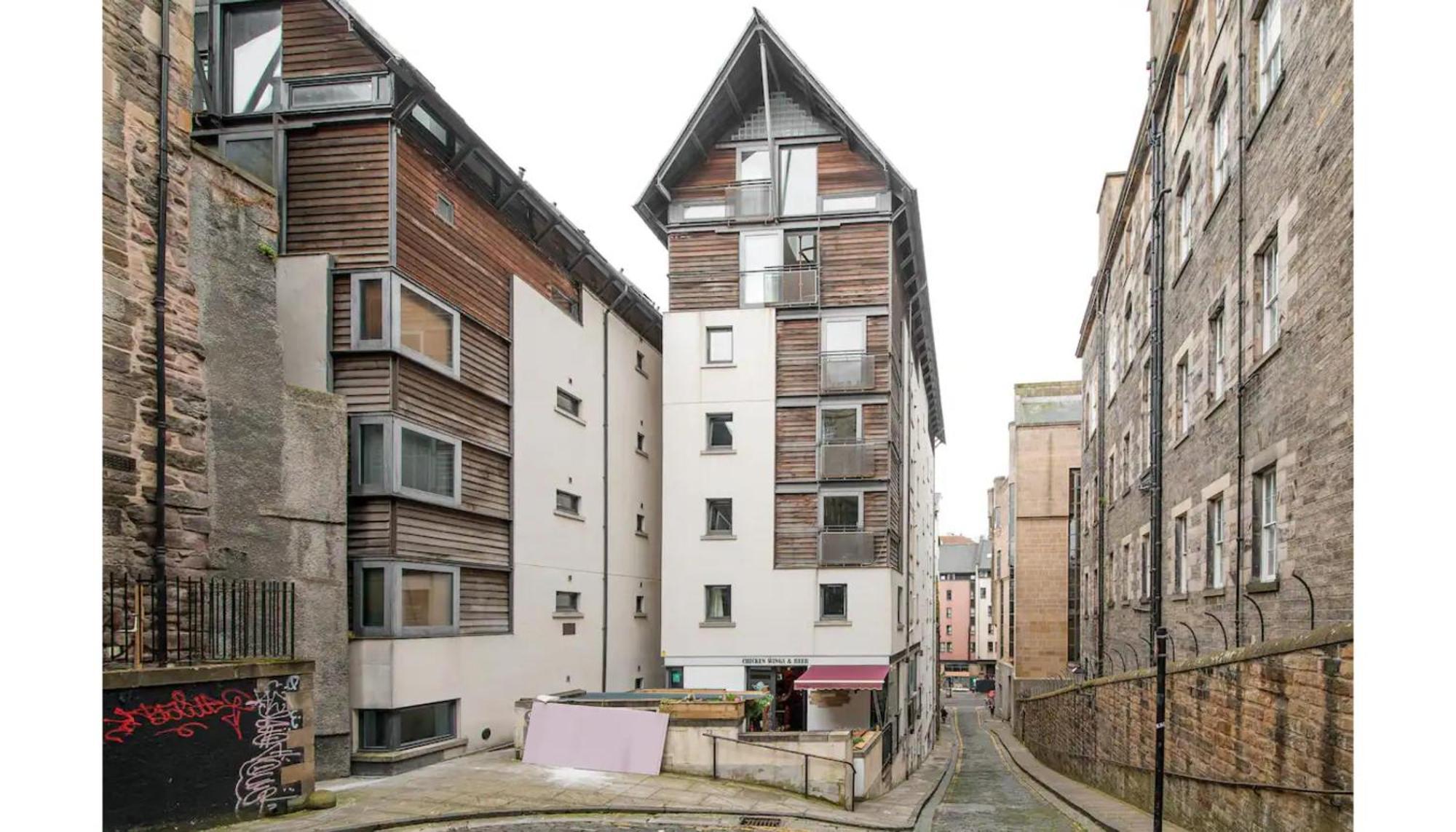 Modern Flat In The Middle Of Old Town Edinburgh