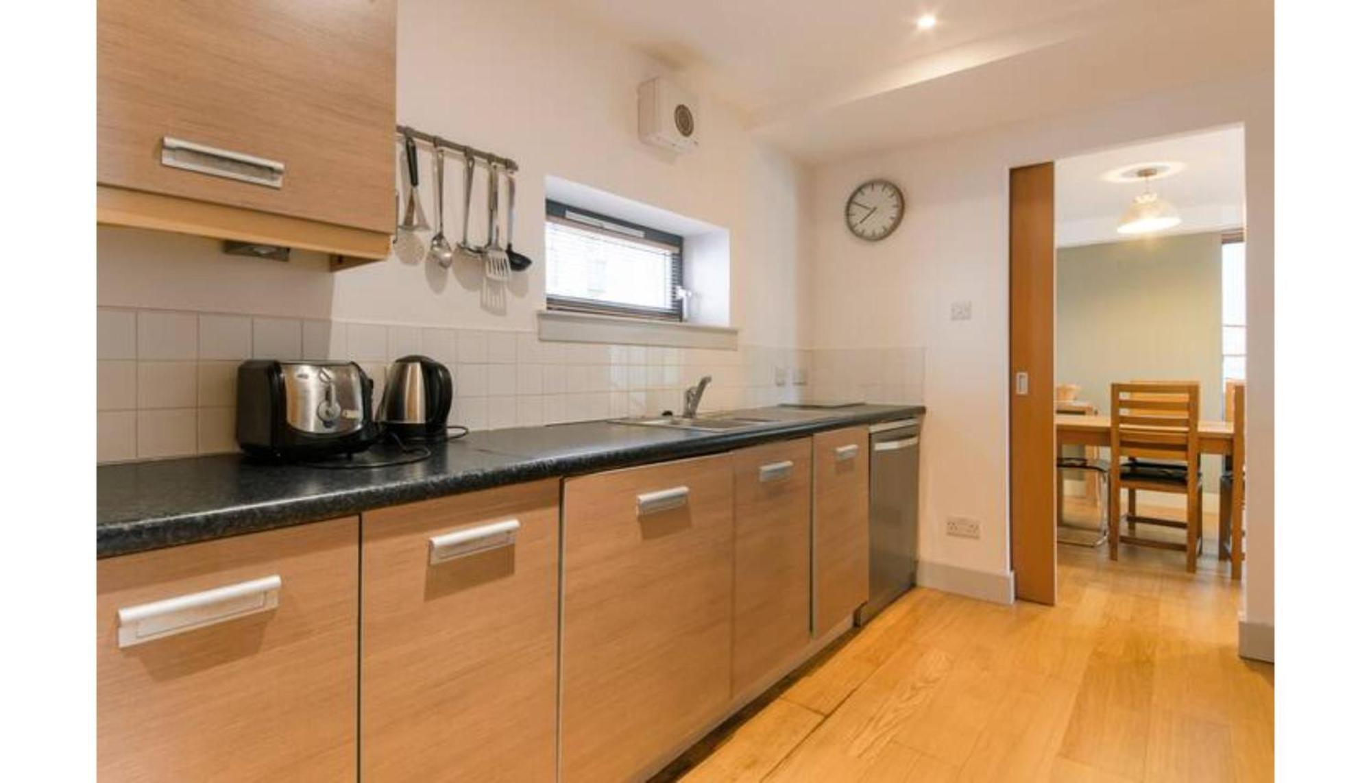 Apartment Modern Flat In The Middle Of Old Town Edinburgh
