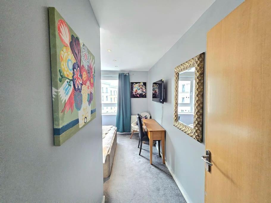 4 Separate Beds, Sleeps 6, Beautiful 2 Bed Apartment Edinburgh