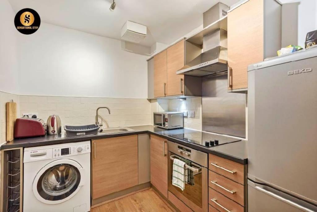 4 Separate Beds, Sleeps 6, Beautiful 2 Bed Apartment