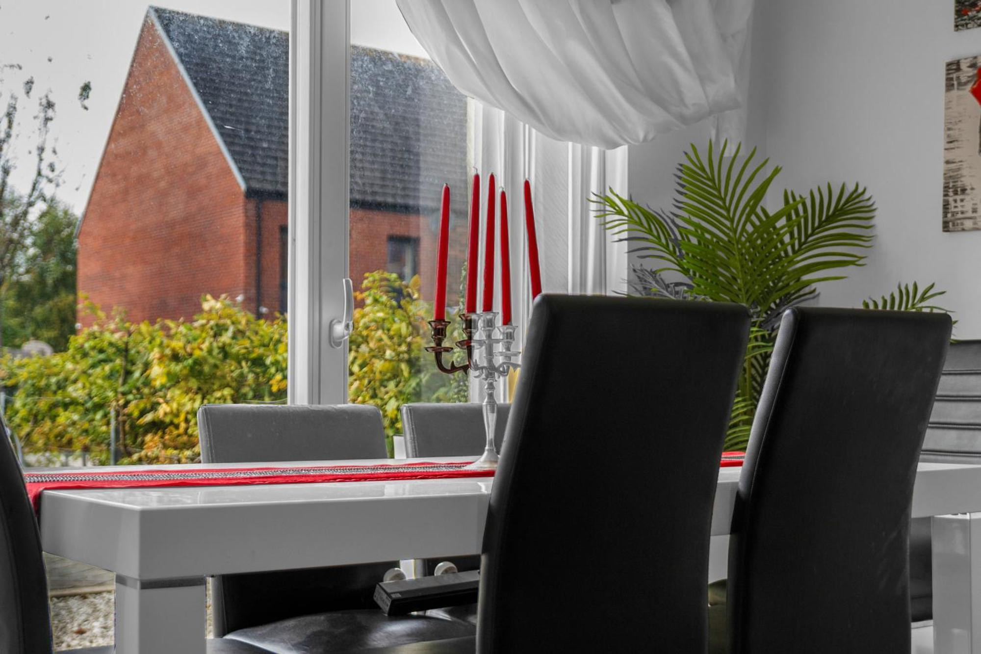 Cosy, Stylish Bedroom For Business And Work Travellers Edinburgh