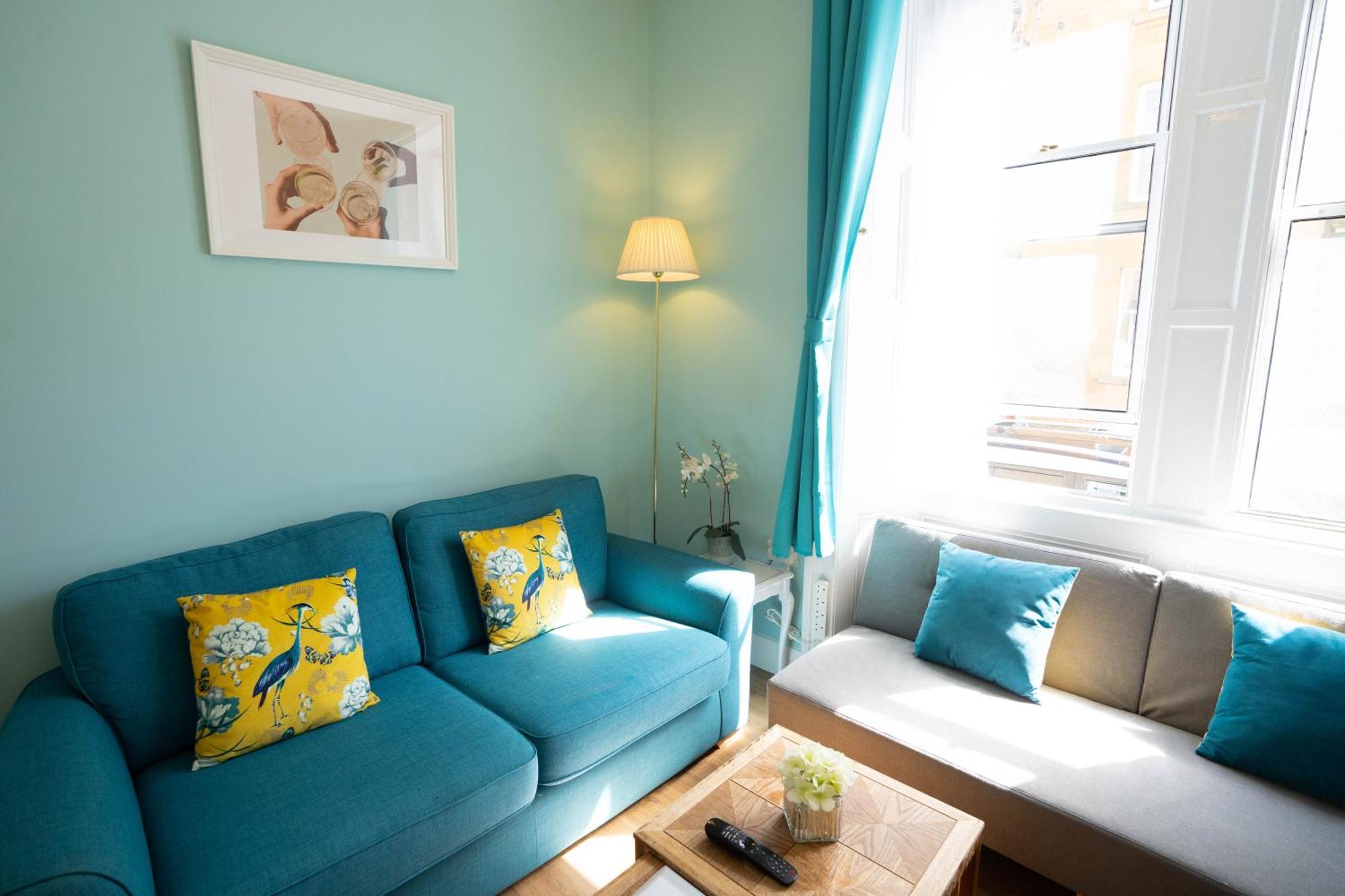 Stylish In 5 Beds 3 Bedrooms Edinburgh