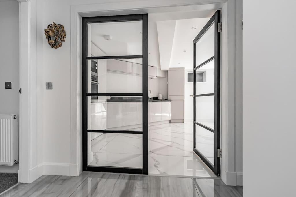 Apartment Modern 3bhk Near Zoo Edinburgh