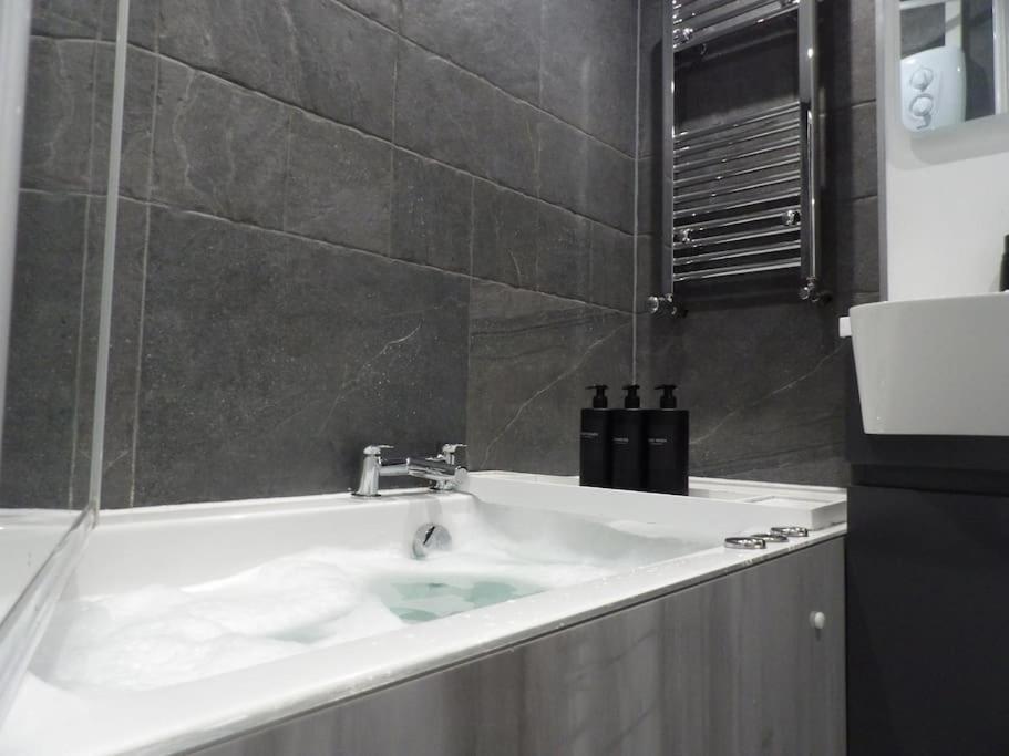 Modern 3bhk Near Zoo