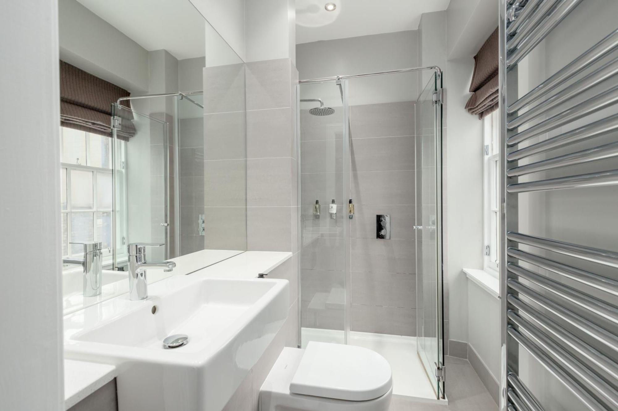 Destiny Scotland - Princes Street Apartment *