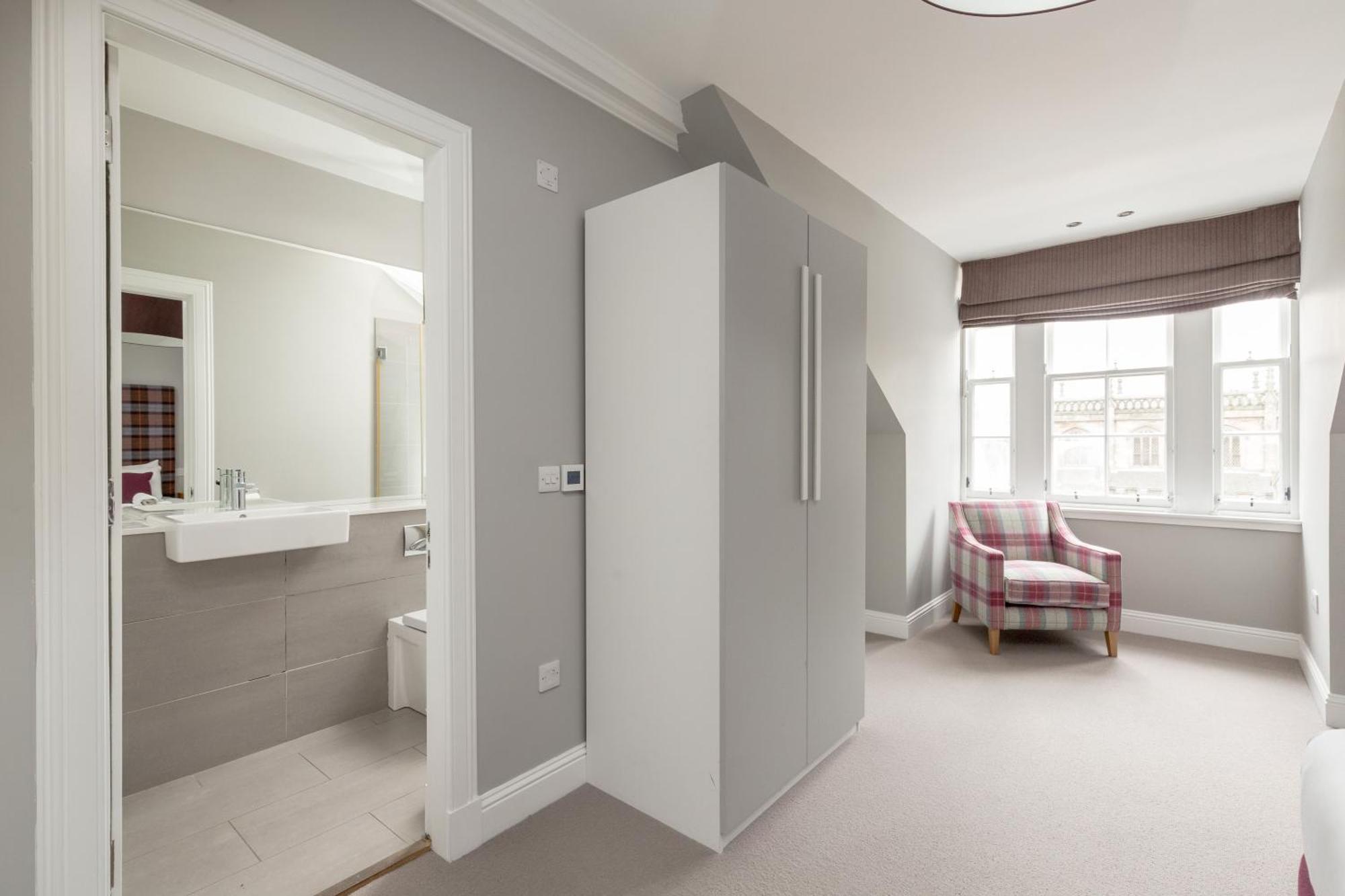 Destiny Scotland - Princes Street Apartment EDI