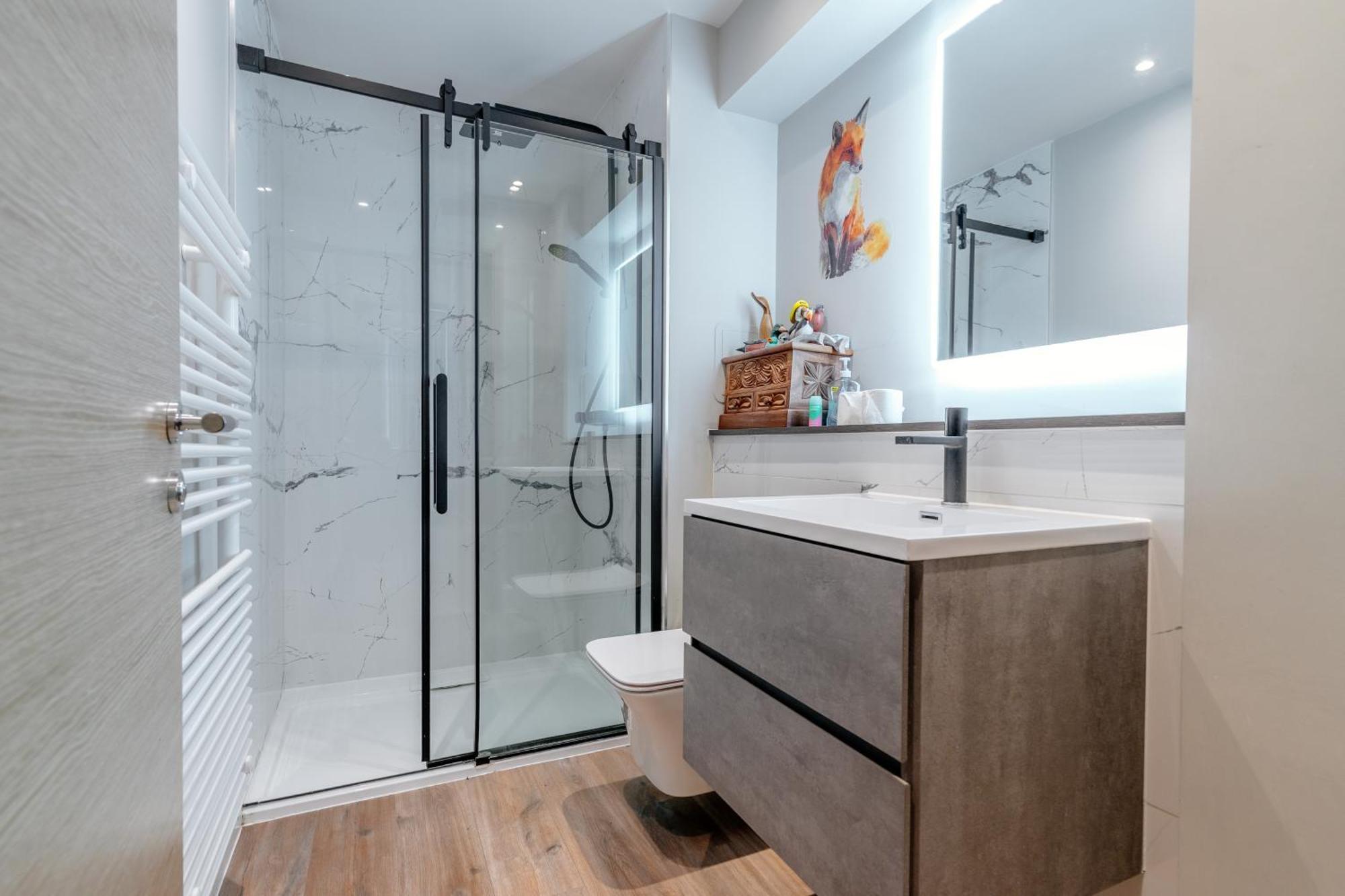 Unique Two Bed In Edinburgh