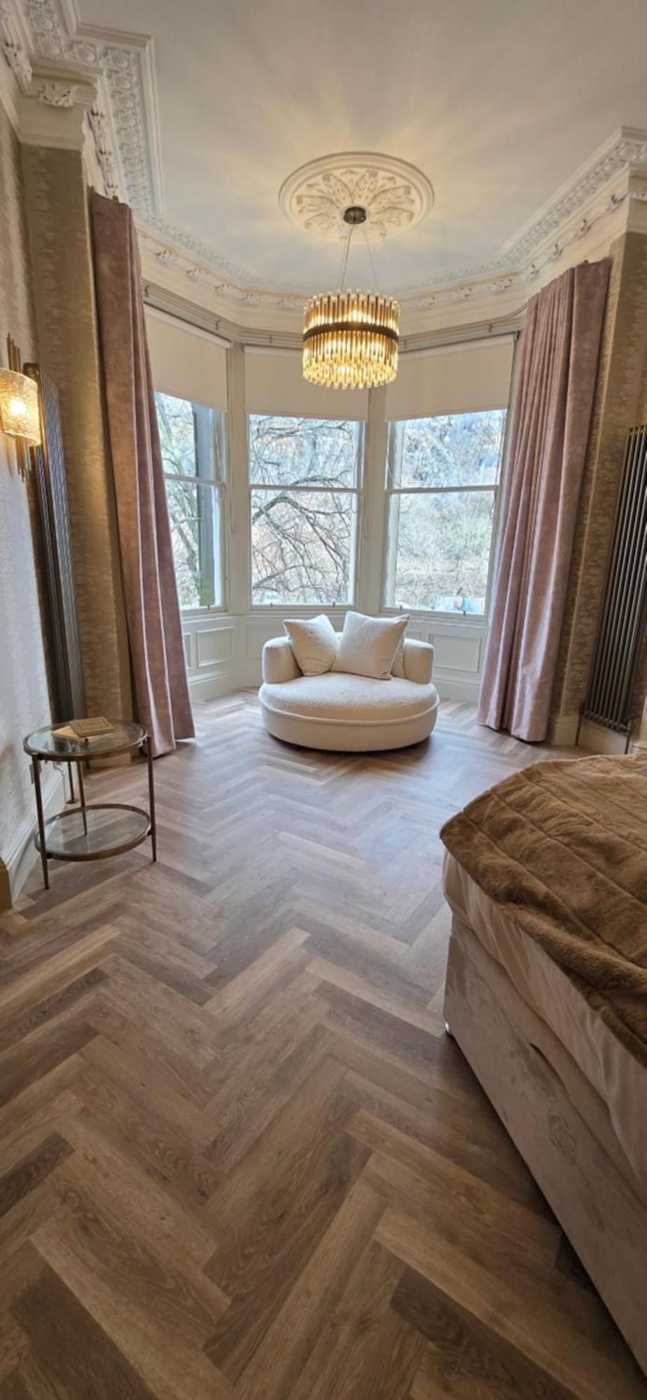 Apartment 2 Bedroom Sofa Bed In Livingroom Castle View 1st Floor Sleeps 6 Edinburgh