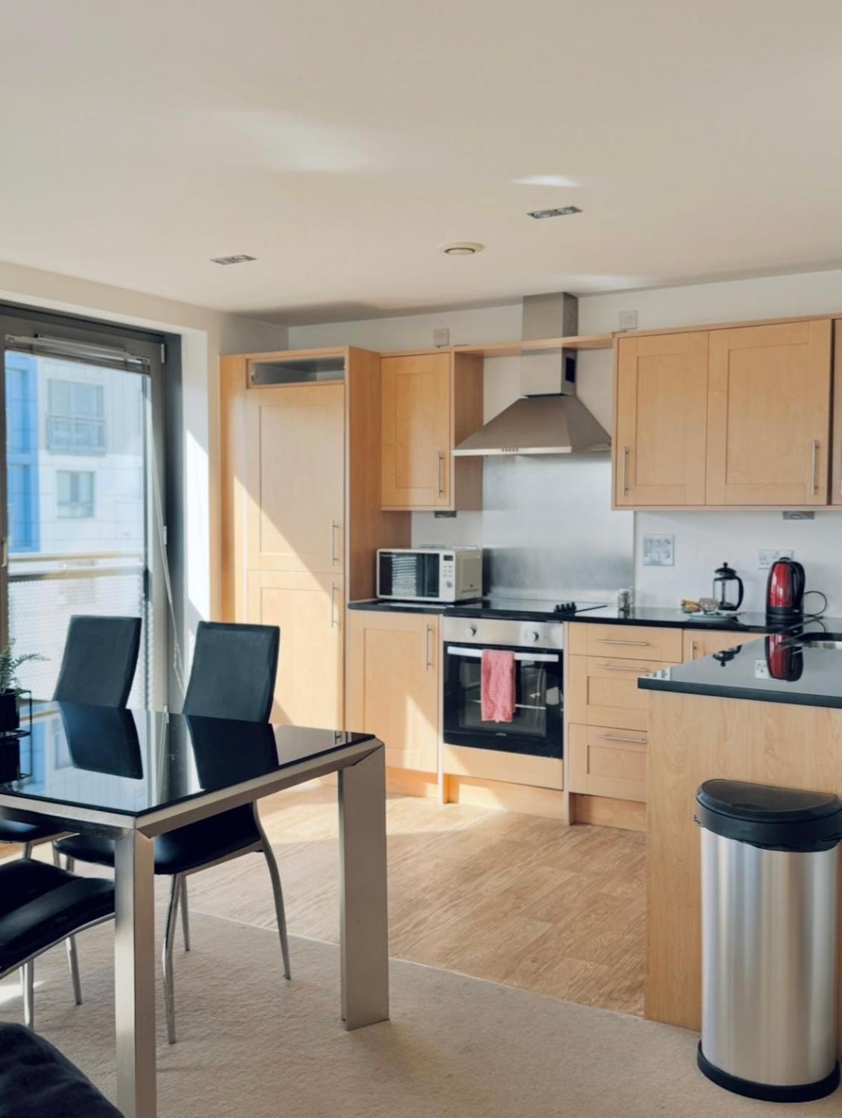 Modern Two Bedroom Apartment *