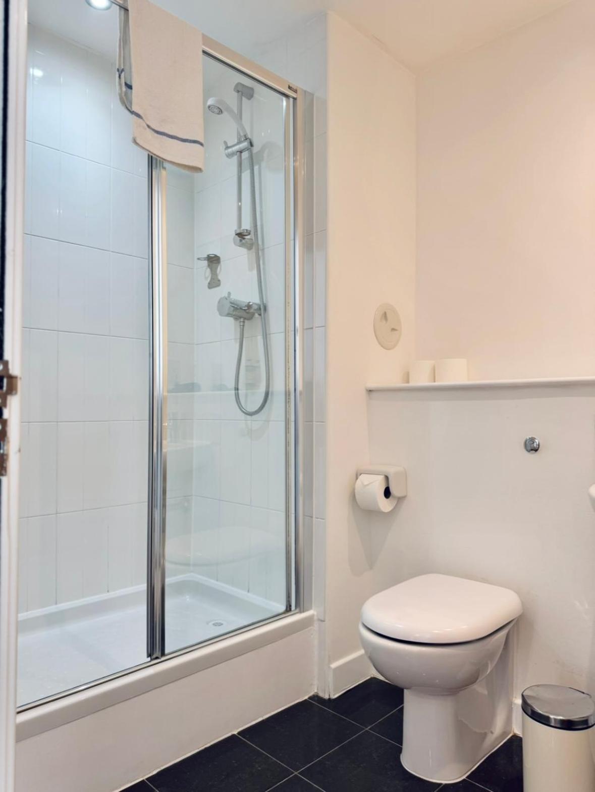 Modern Two Bedroom Apartment EDI