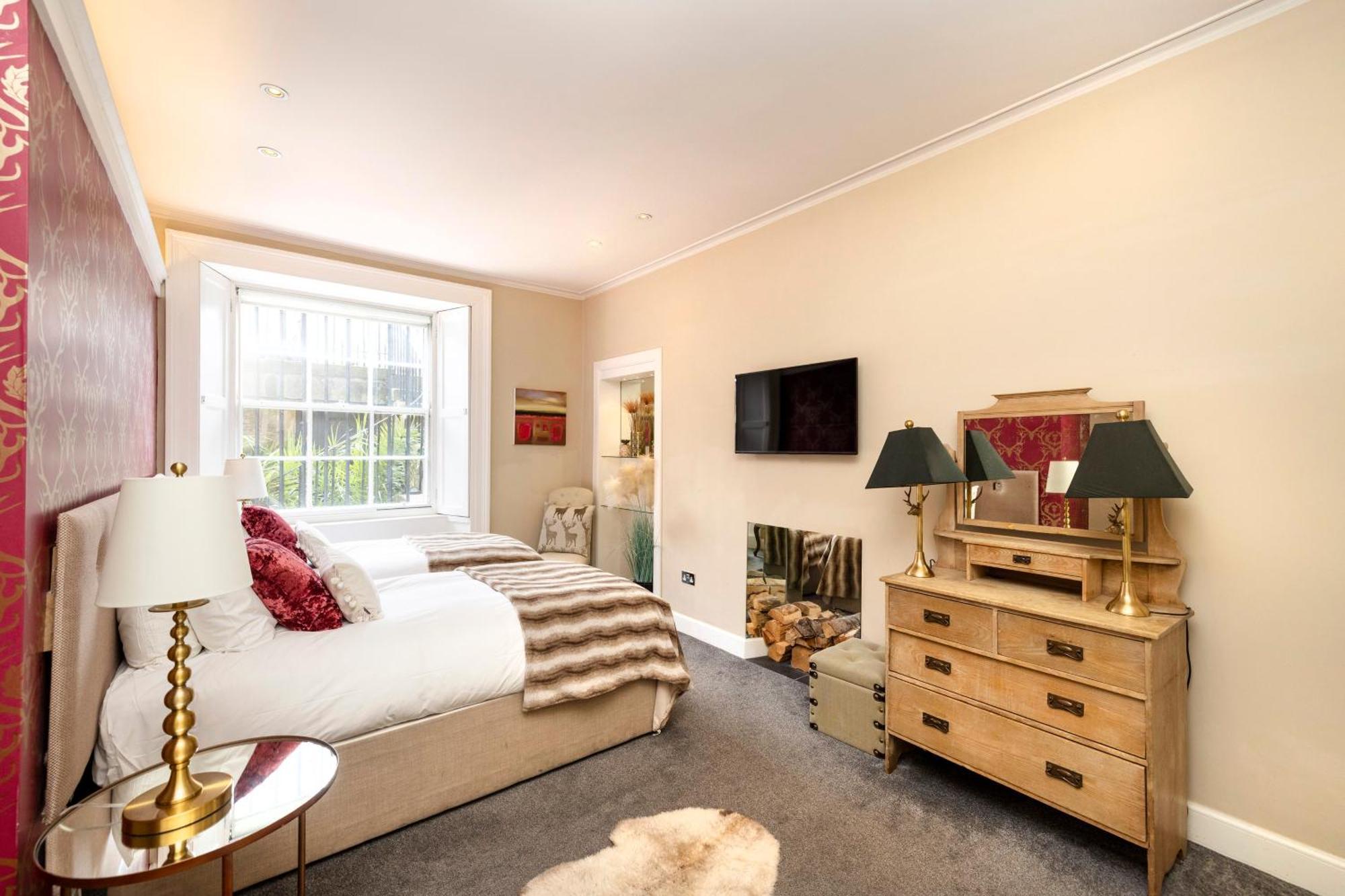 Joivy Ultra Luxe Near Princes Street Apartment *