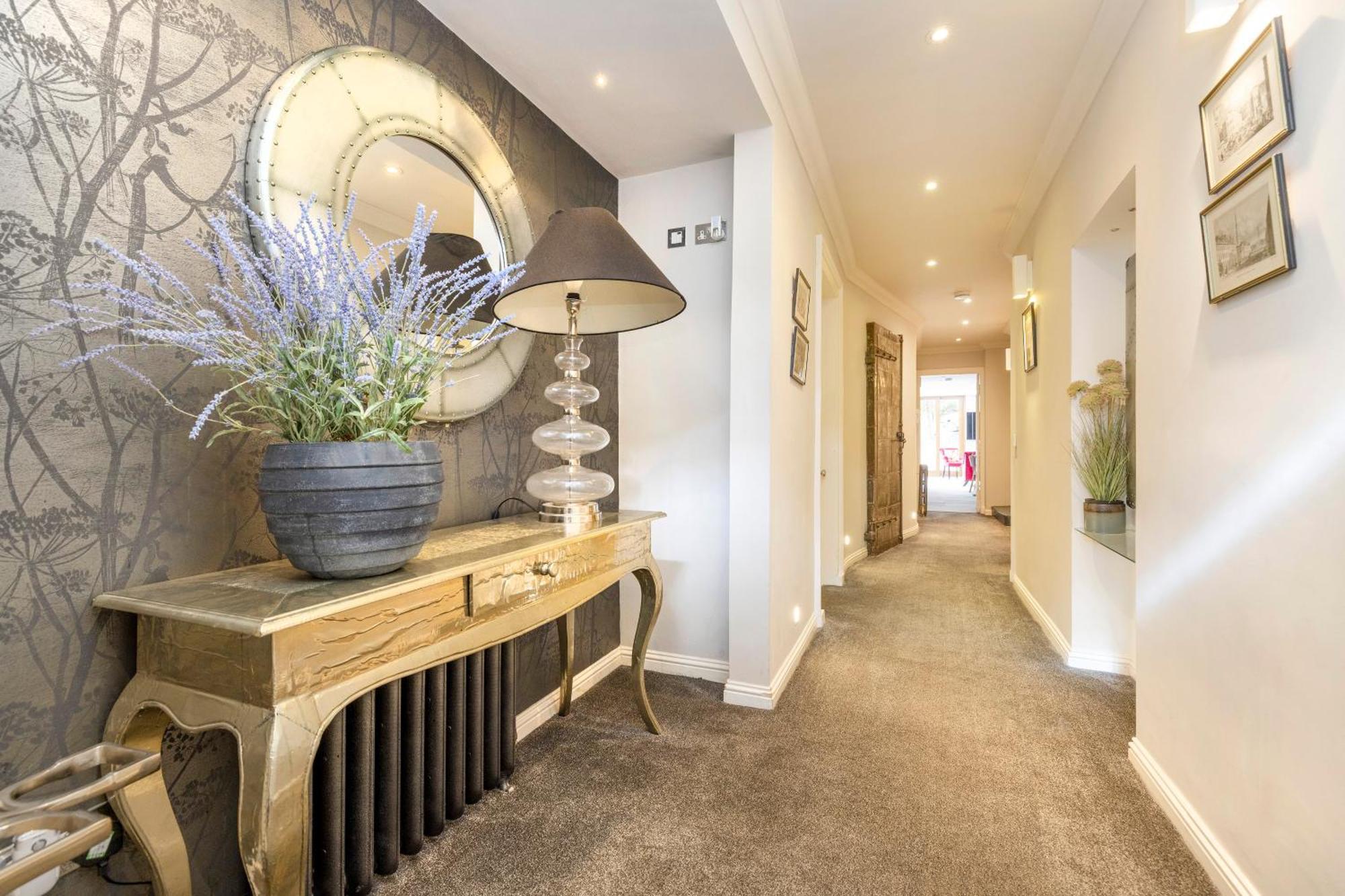 Joivy Ultra Luxe Near Princes Street Apartment *