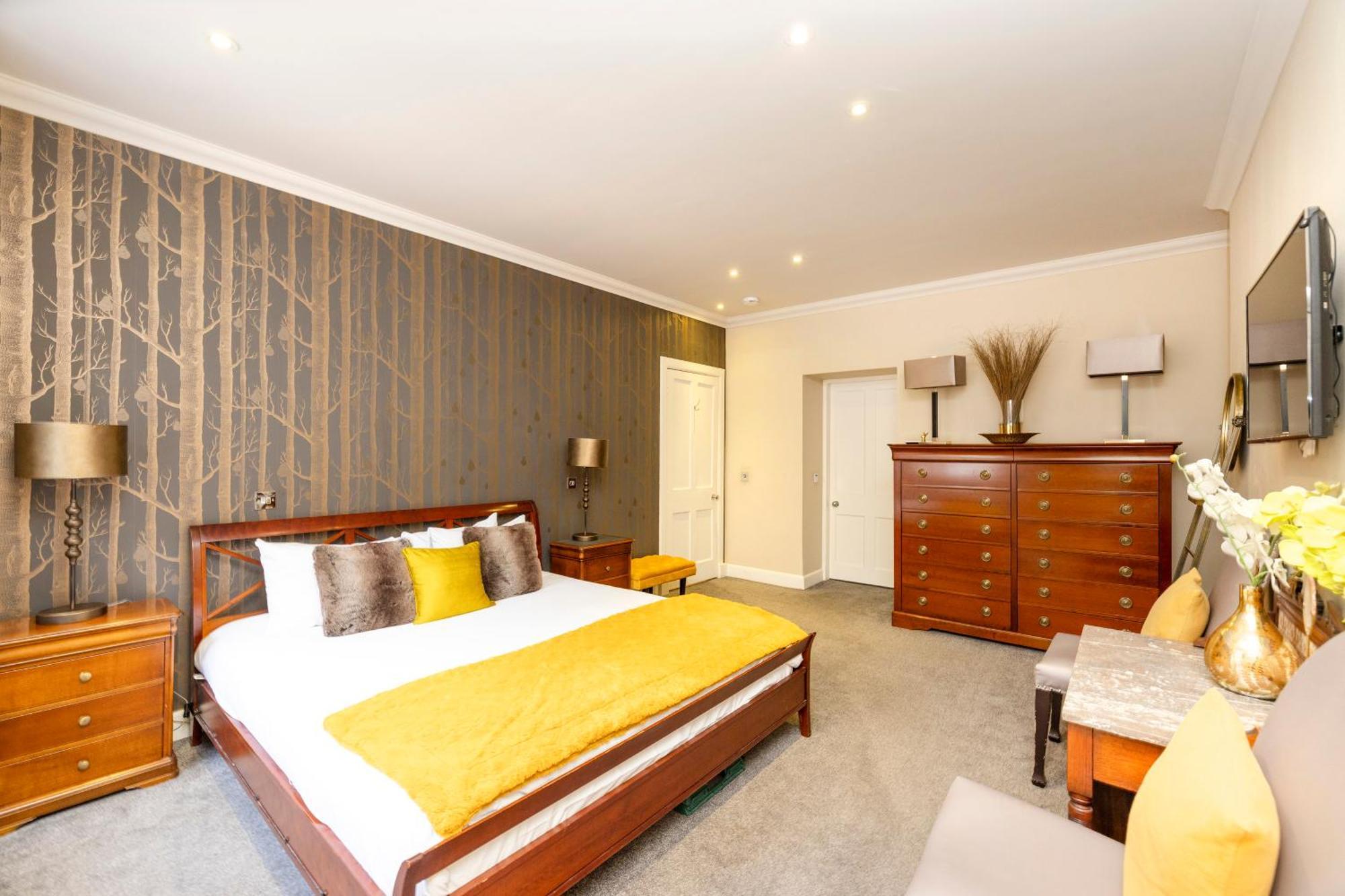 Joivy Ultra Luxe Near Princes Street EDI