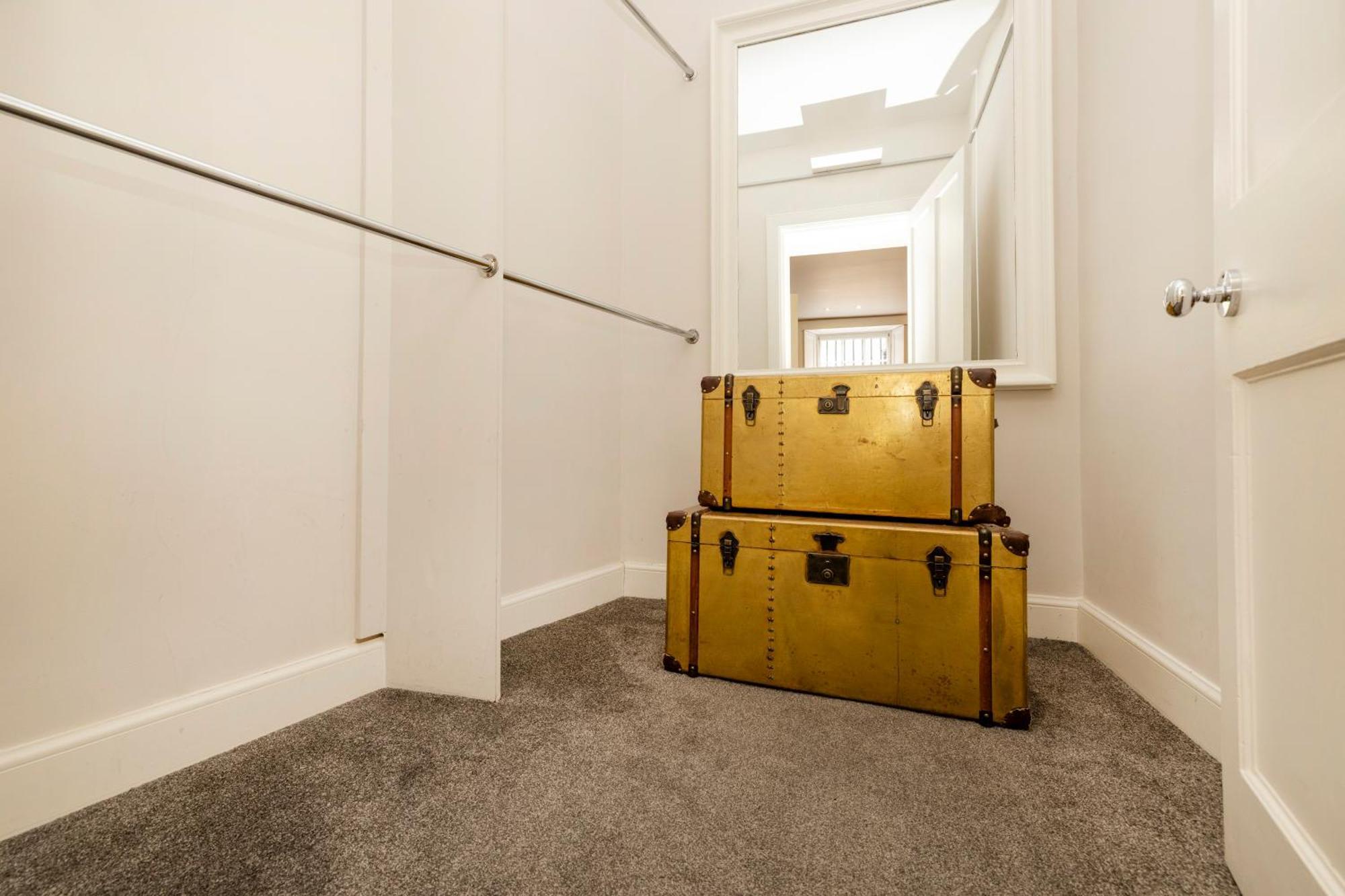 Joivy Ultra Luxe Near Princes Street