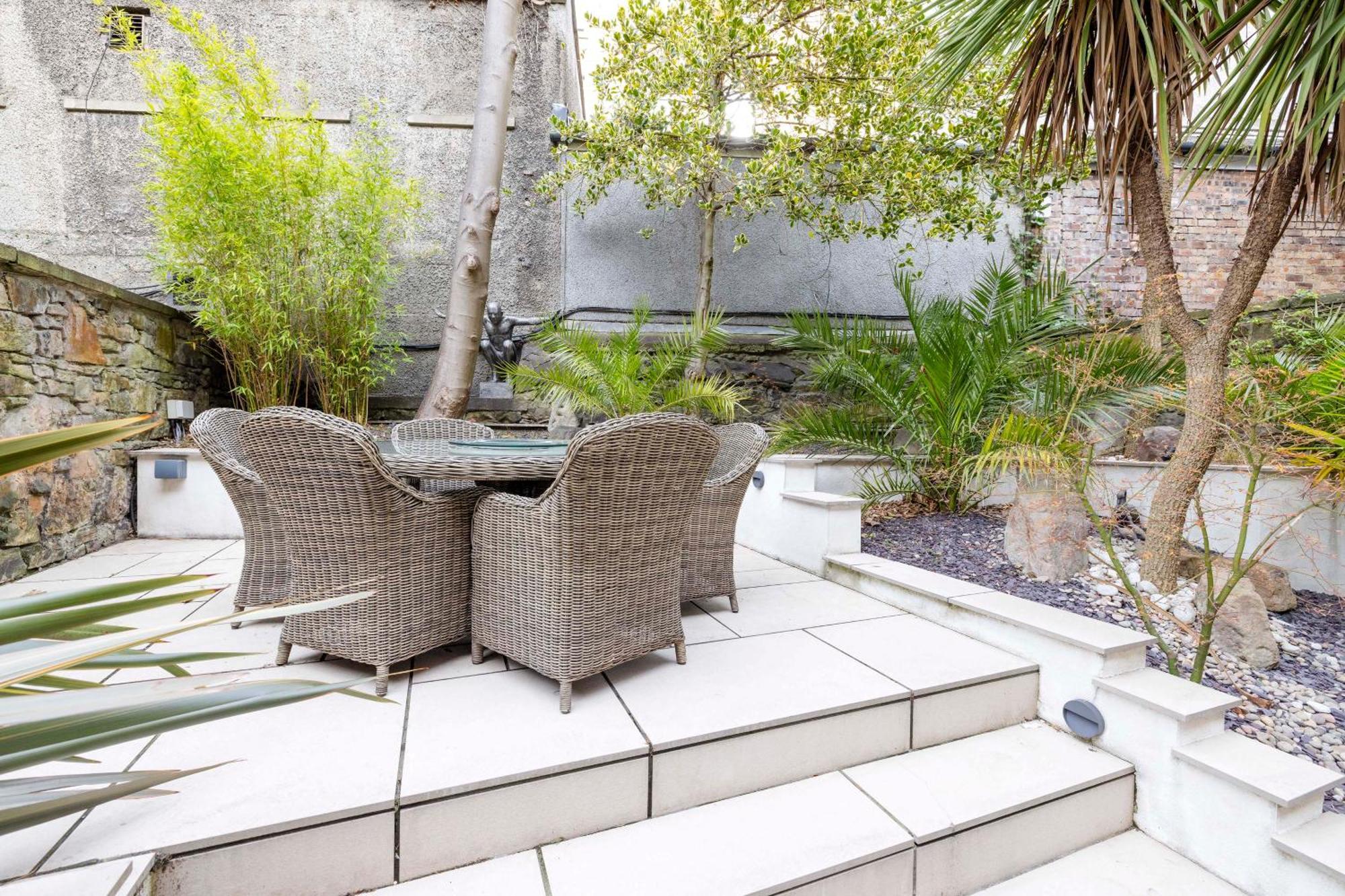Joivy Ultra Luxe Near Princes Street Apartment EDI