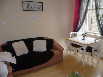 Centre Asga * Edinburgh