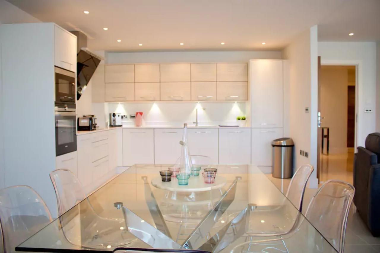 Apartment Luxurious - Sleeps 6 *