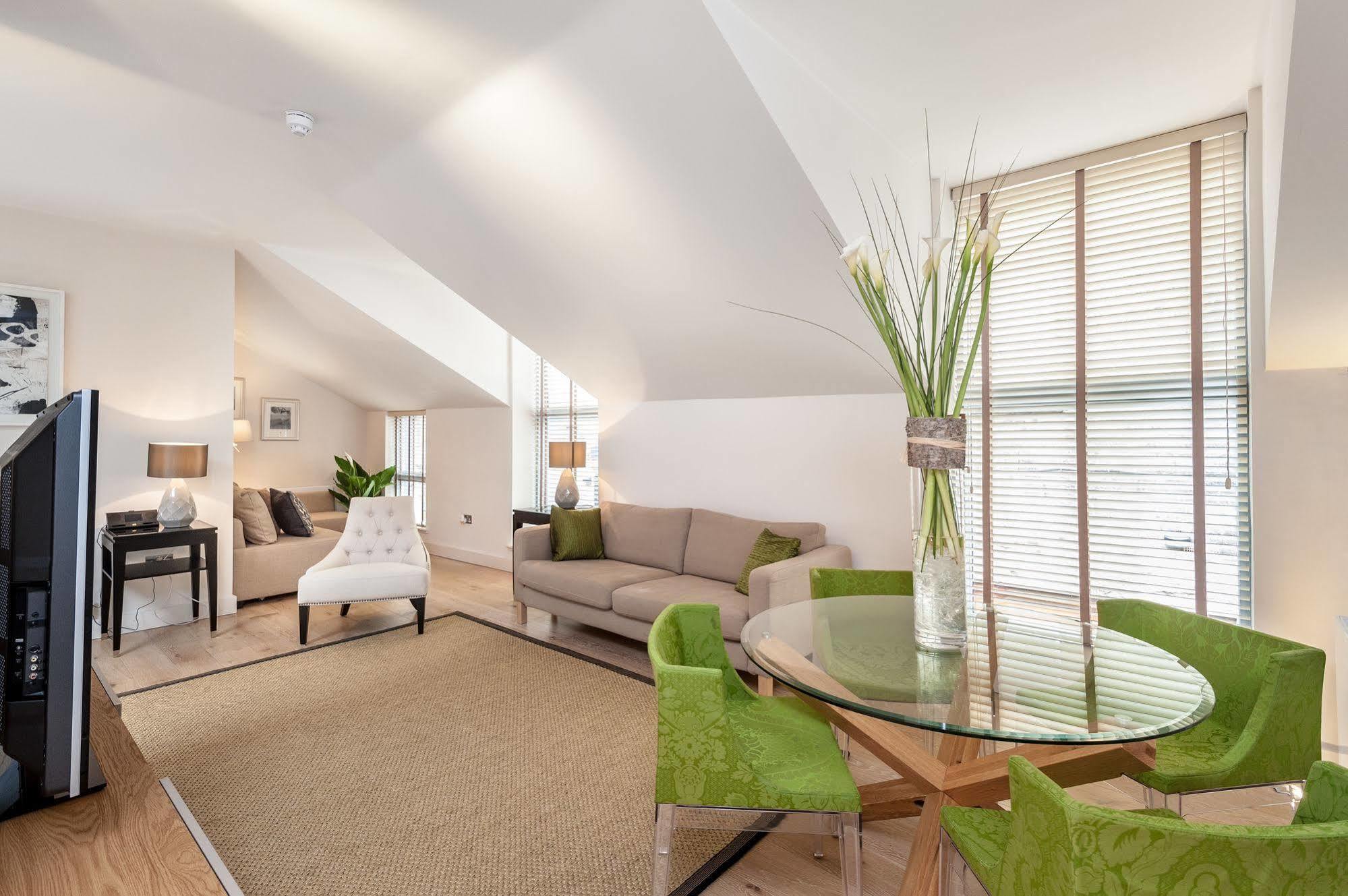 Atholl Apartment *