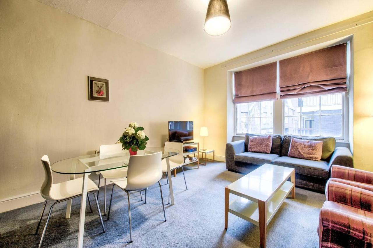 Joivy Stylish In New Town Apartment
