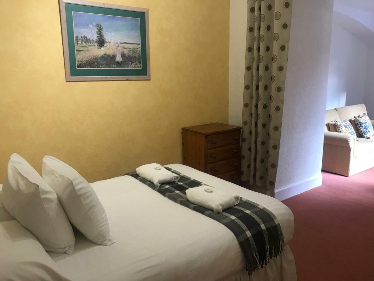 Fantastic 3 Double Bedrooms 2 Bathrooms Garden Sleeps 6 EDI