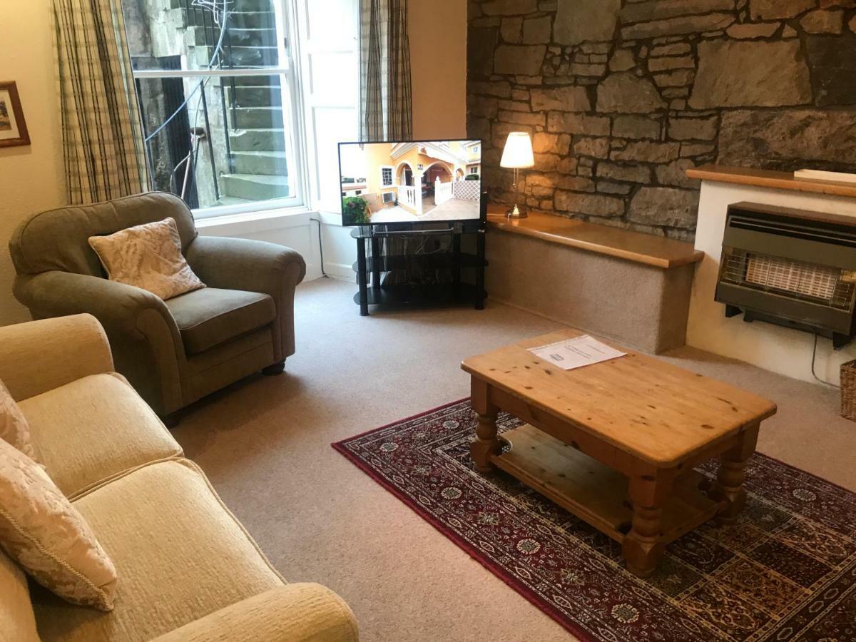 Fantastic 3 Double Bedrooms 2 Bathrooms Garden Sleeps 6 Apartment *
