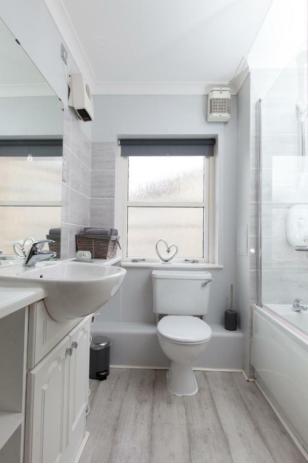 Amazing Apartments - Annandale St Near The Playhouse - Free Parking *