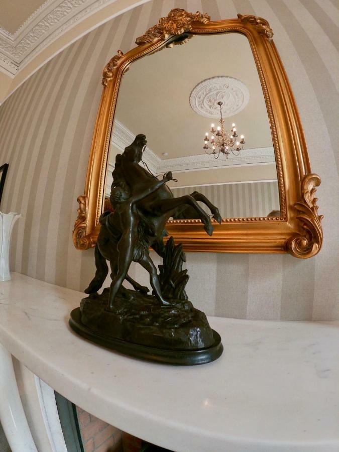 Apartment Escape To @ Albyn Place *