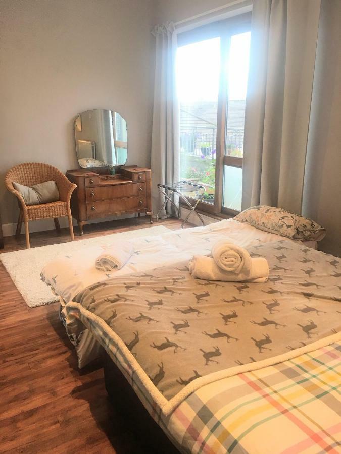 5 Bedroom Penthouse Apartment *