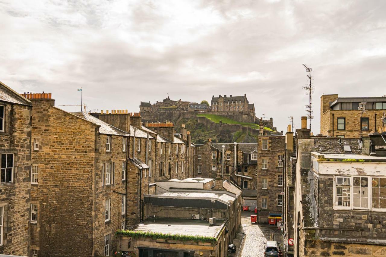 2 Bedroom Central With Stunning Castle View EDI