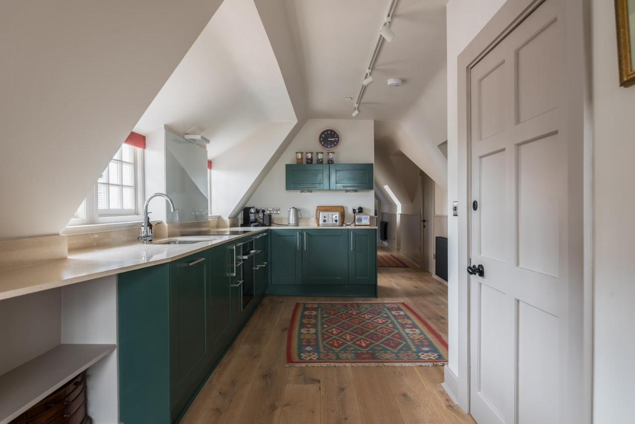 Apartment Amazing Penthouse, Stunning Views, Castle 2 Mins *