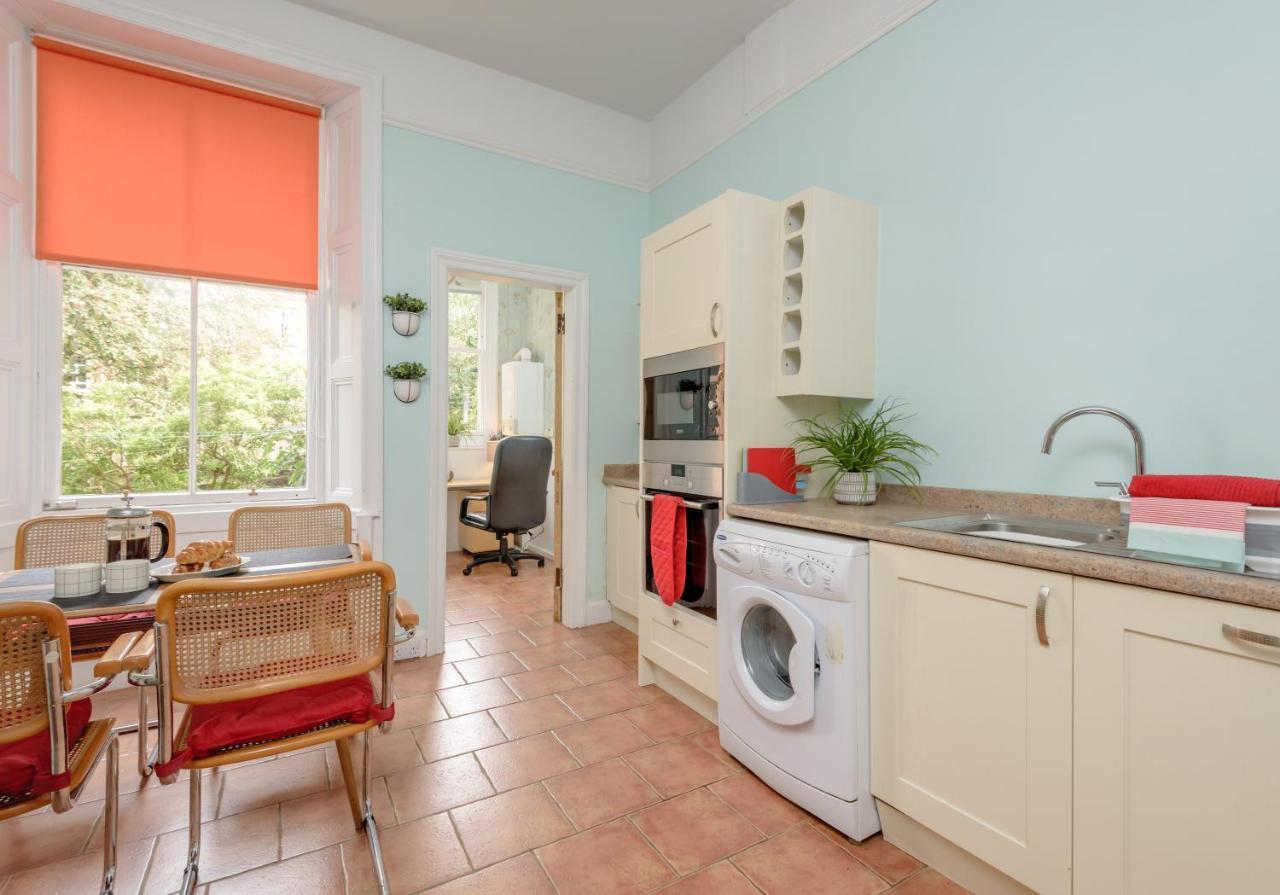 The Lauderdale Street Apartment *