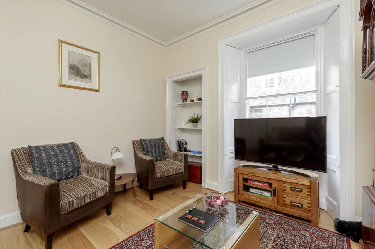Silver Lining - Bonnie Rose Street Apartment