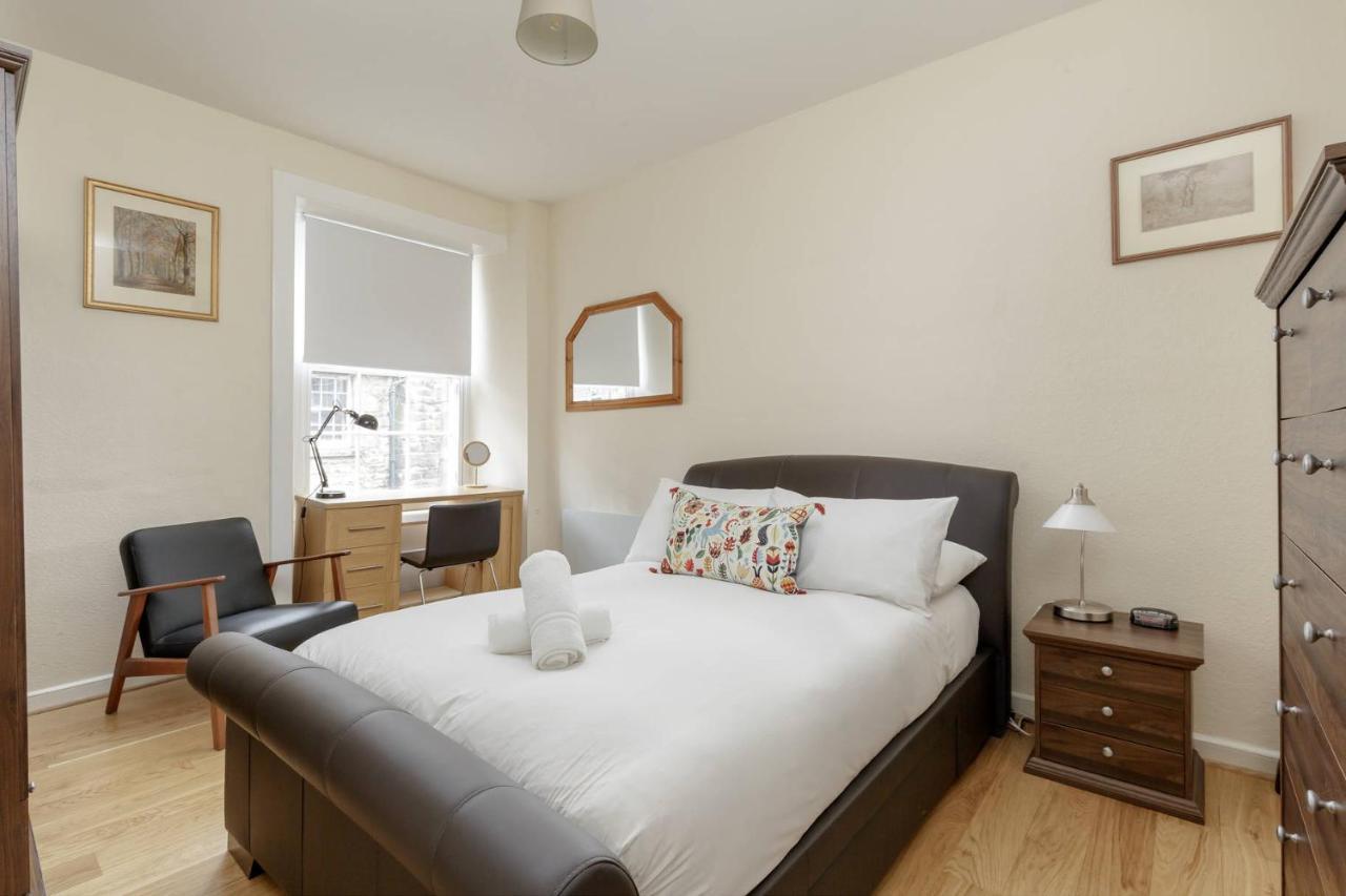 Apartment Silver Lining - Bonnie Rose Street
